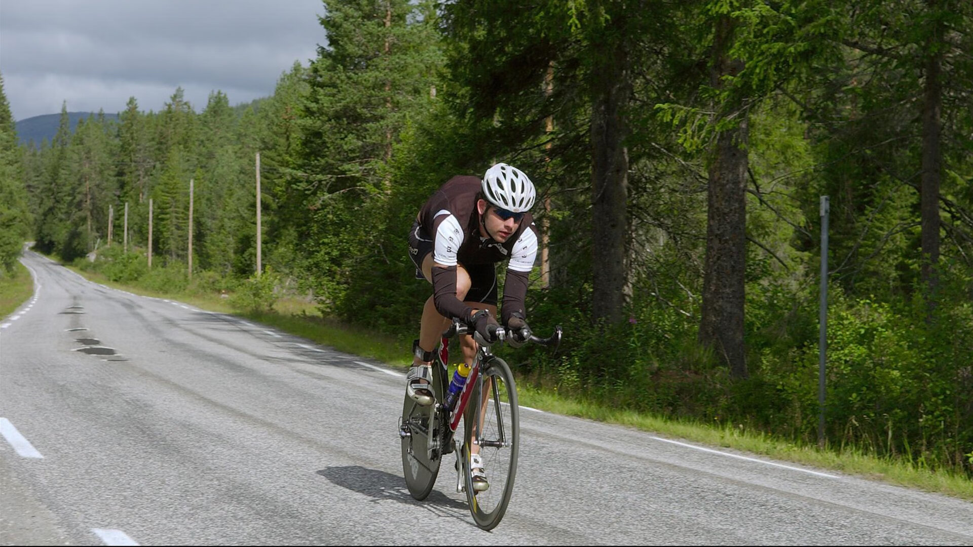 游戏直播平台竞争：内容创新与用户体验，游戏直播形式